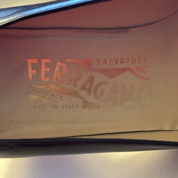 Salvatore Ferragamo Vintage Black Leather Pumps | 8.5 AA Narrow | Made in Italy - Picture 9 of 10